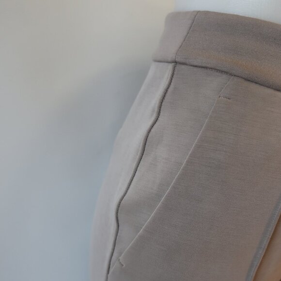 NWT Womens Lululemon Taupe (Item-134) Softstreme Pintuck Mid-Rise Pant XS - Picture 7 of 15
